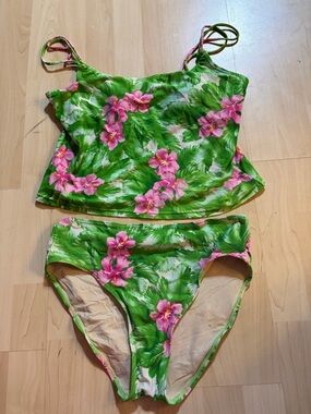 Green Tropical Floral Two-Piece Swim Set with Pink Hibiscus